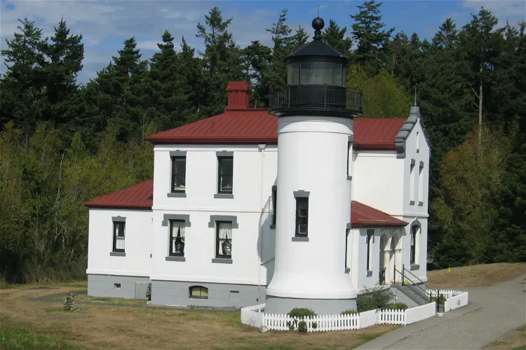 Admiralty Head Lighthouse