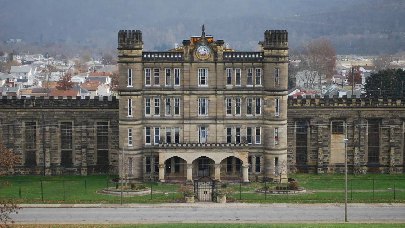 cheap tobacco moundsville west virginia A familiar site for many driving down rural roads in West Virginia is the name Mail Pouch Tobacco painted on barns and bridges. What is Mail Pouch Tickets, Prices & Discounts -