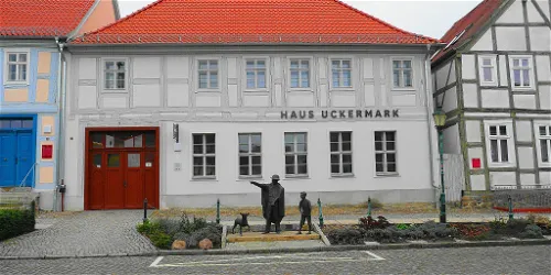 Sonderausstellung: Kinderträume – Blütenträume? Ehm Welk zum 140. Geburtstag