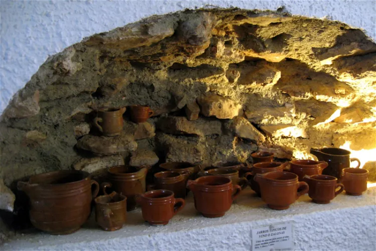 Cueva Museo de Alfarería