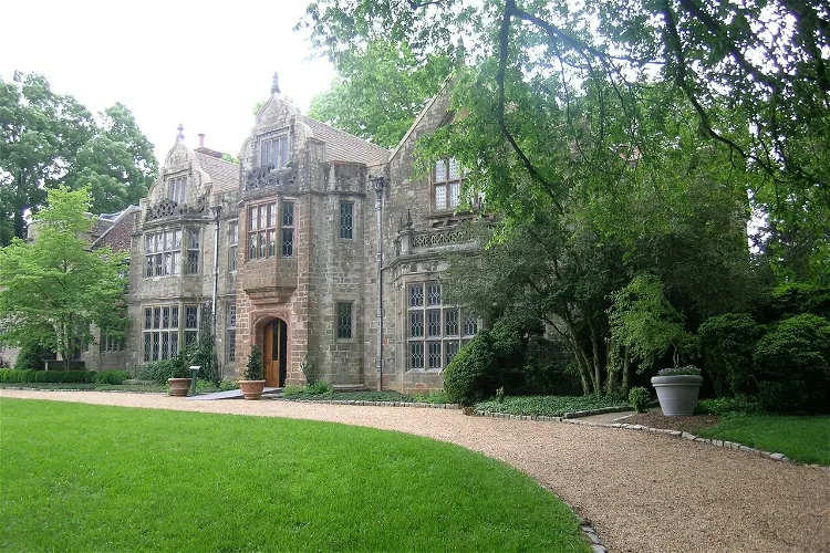 Virginia House