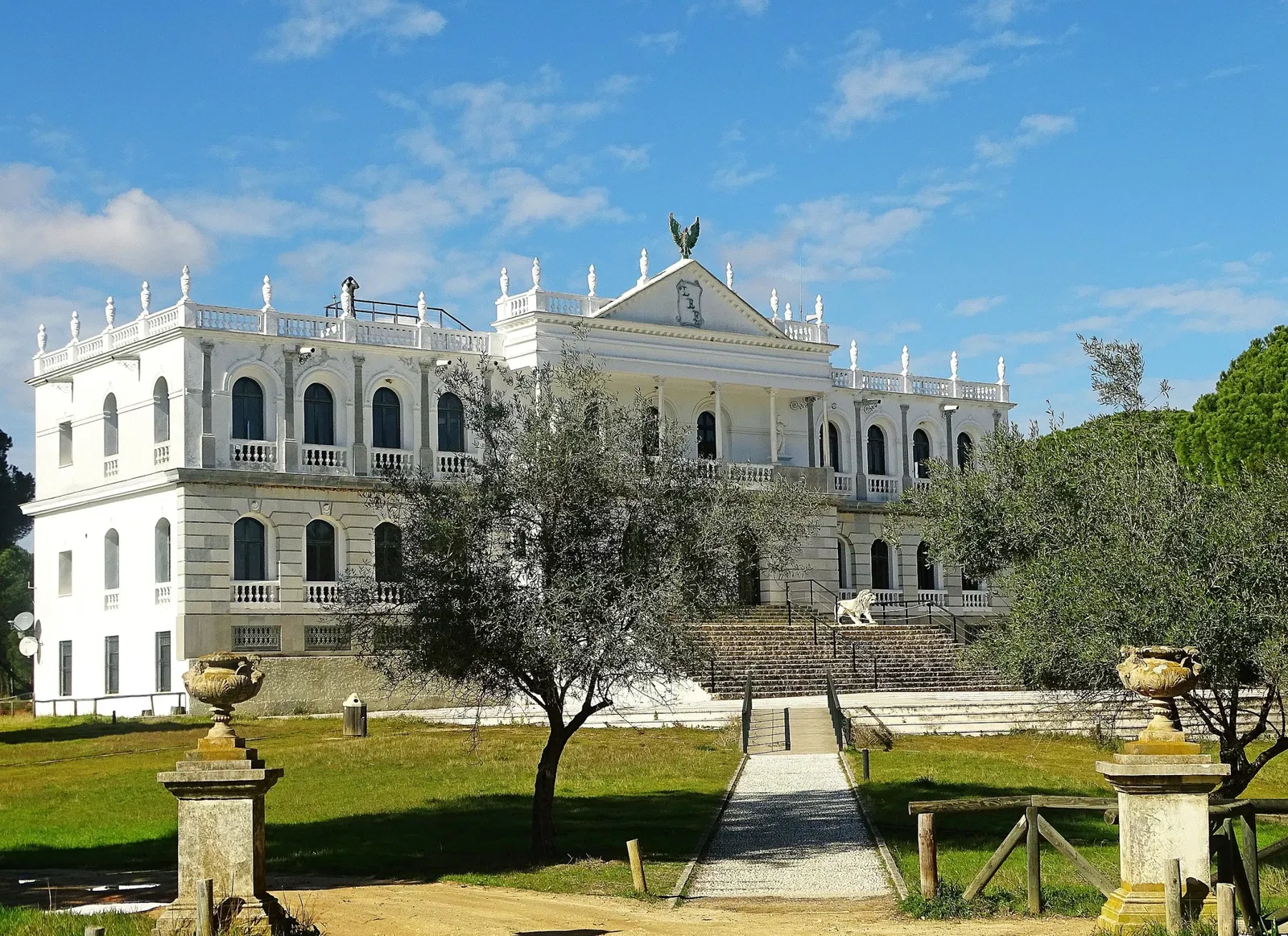 Palacio del Acebrón