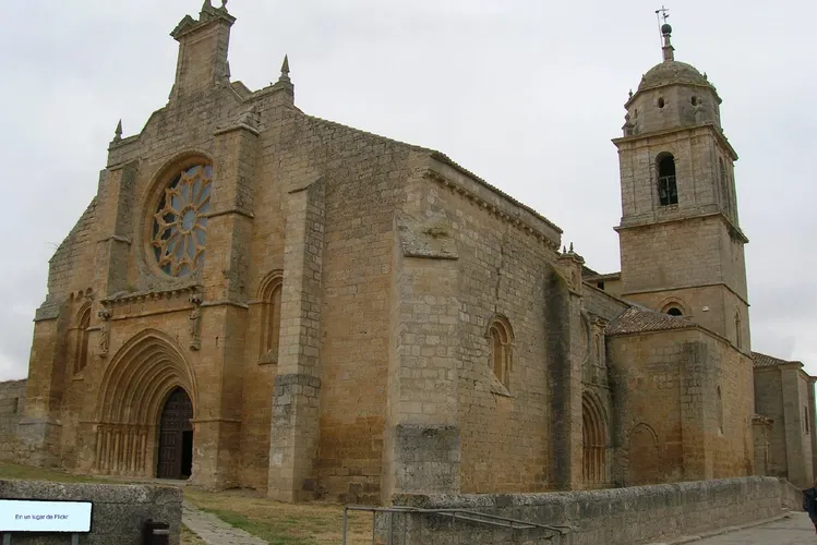 Colegiata de Santa María del Manzano