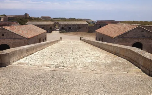 Fortaleza de la Mola