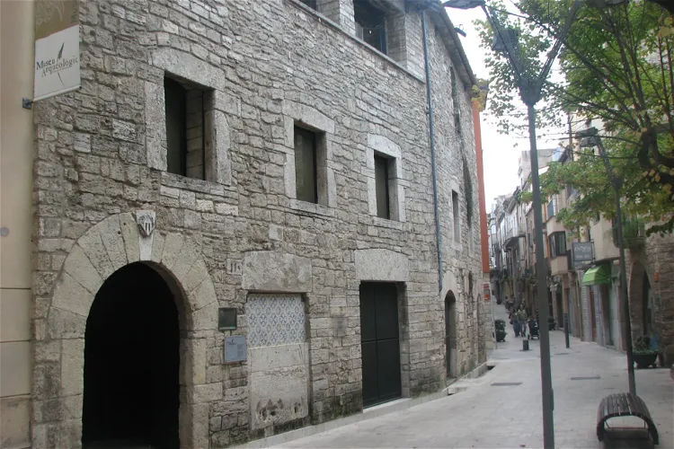 Museo Arqueológico Comarcal de Bañolas