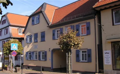 Philipp-Reis-Haus und Hugenottenmuseum