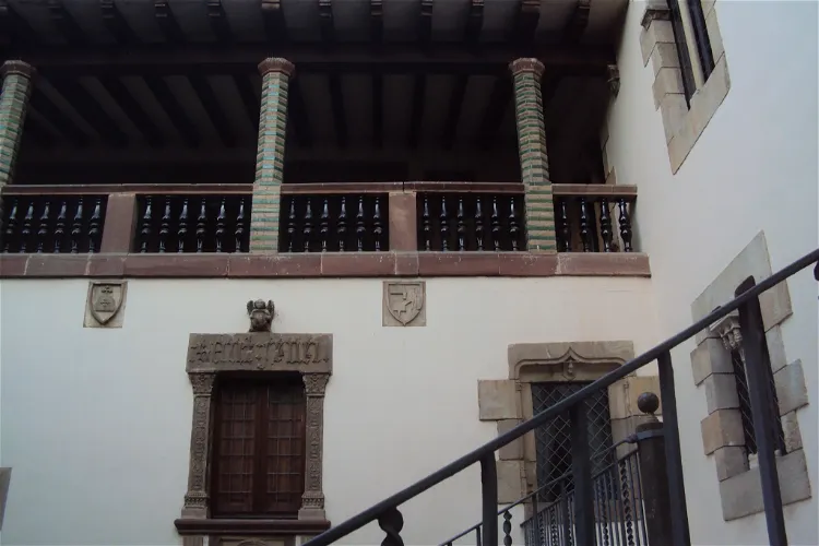 L'Enrajolada Santacana House-Museum