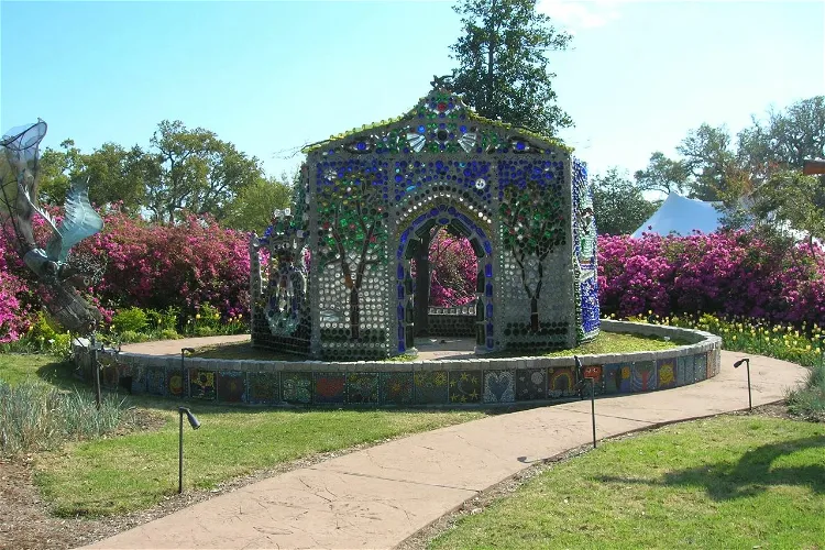 Airlie Gardens