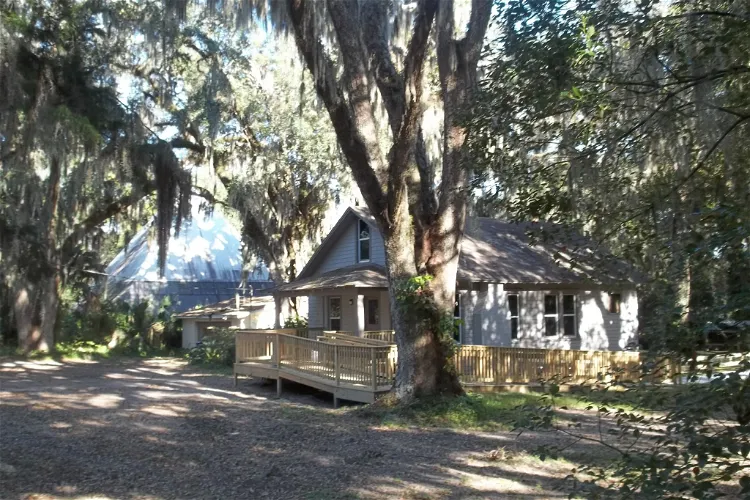 Tree Hill Nature Center