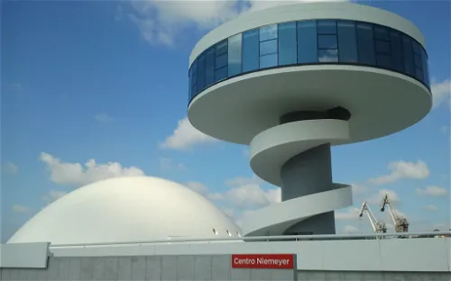 Centro Cultural Internacional Oscar Niemeyer