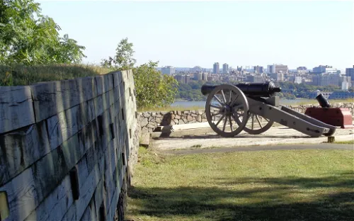 Fort Lee Historic Park