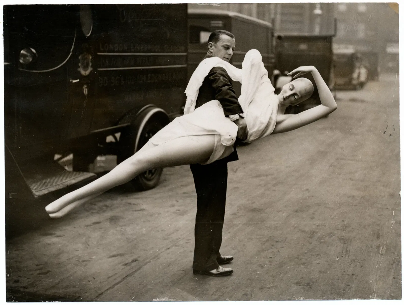 Variétés. Photography and the Avant-Garde