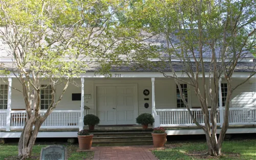 Sterne-Hoya House Museum and Library