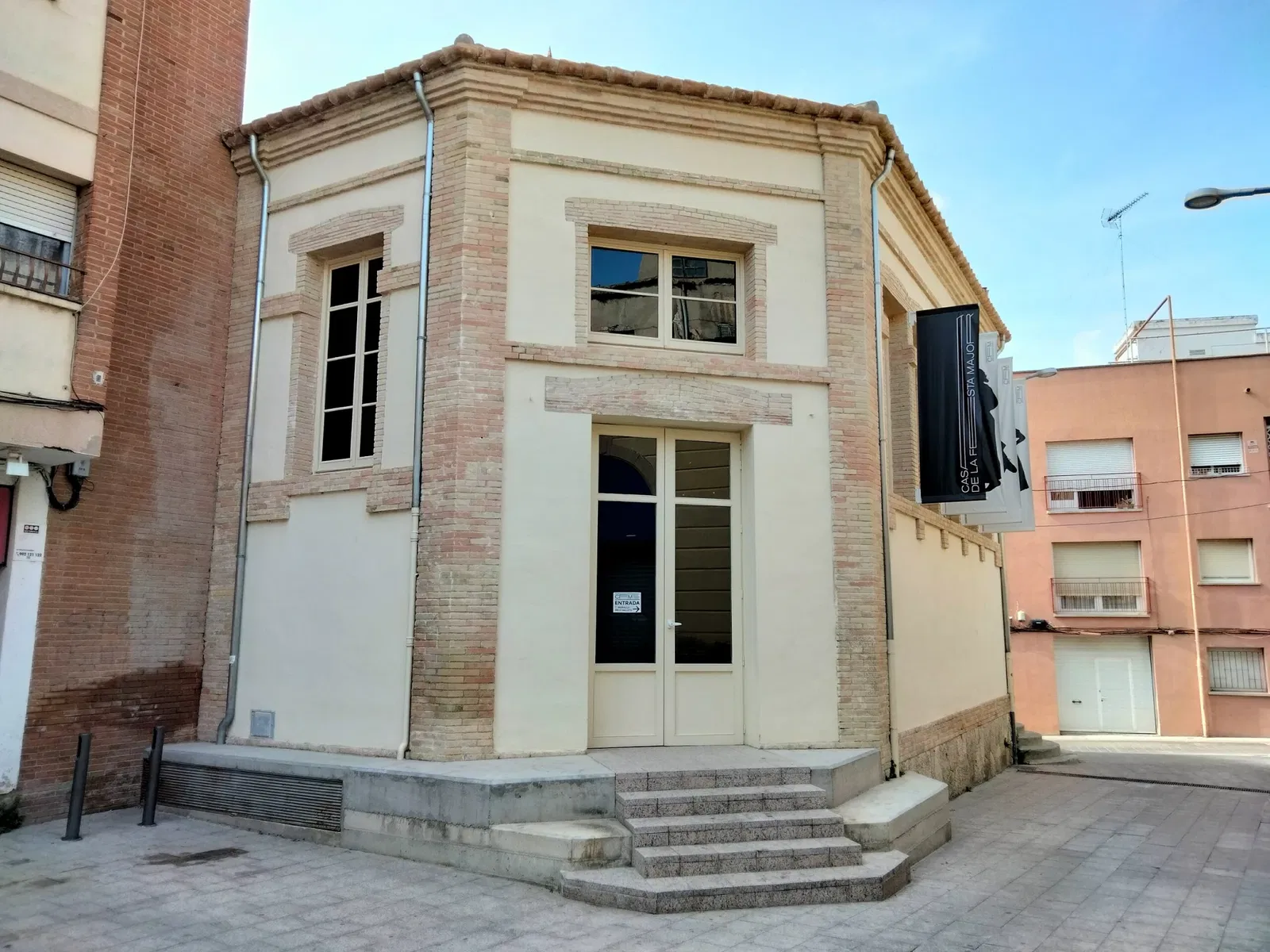 casa-de-la-festa-major-vilafranca-del-pened-s-visitor-information