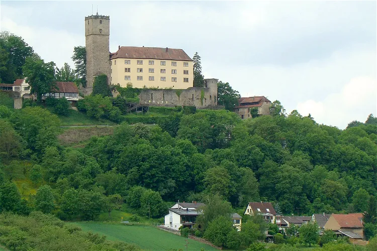 Burg Guttenberg Haßmersheim