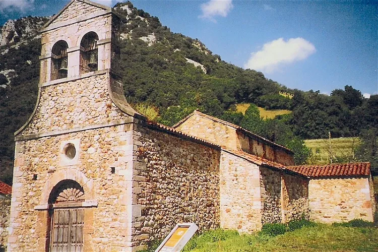 Church of Santo Adriano de Tuñón