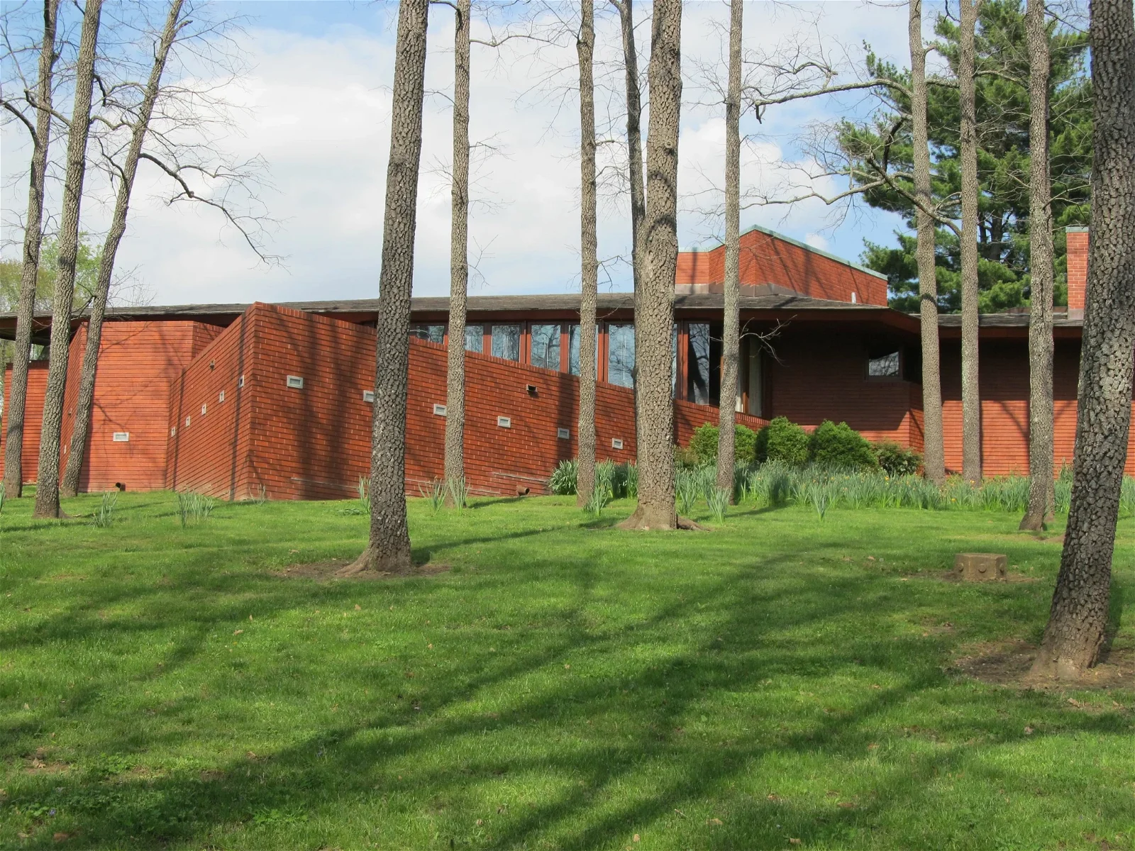 Frank Lloyd Wright House in Ebsworth Park