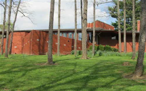 Frank Lloyd Wright House in Ebsworth Park