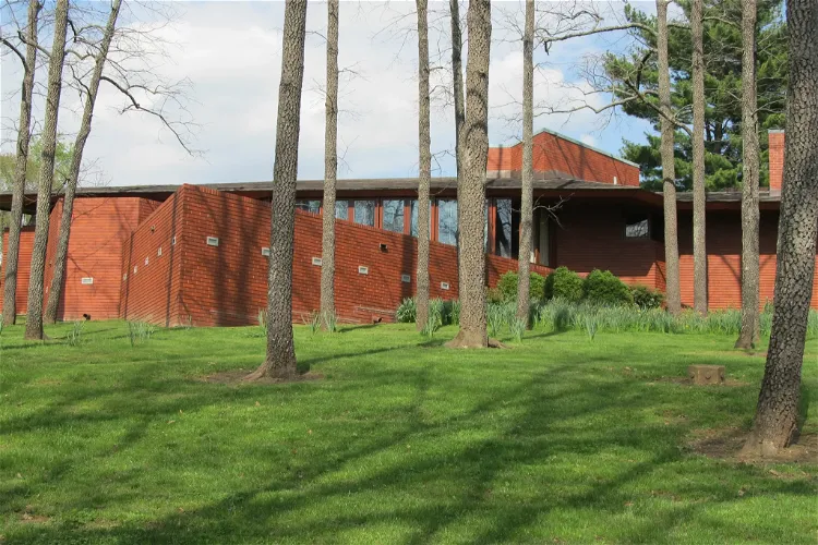Frank Lloyd Wright House in Ebsworth Park