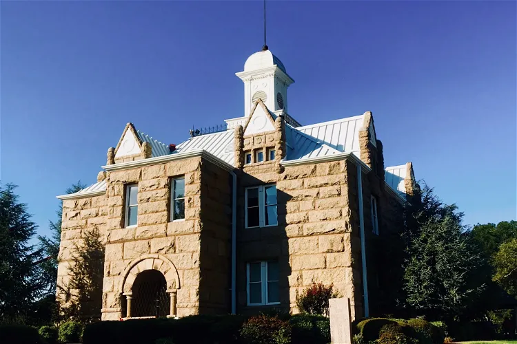 Chickasaw Nation Historic Capitol Building