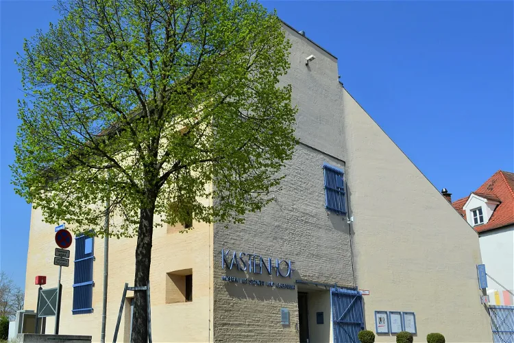 Kastenhof Landau - Das Museum für Steinzeit und Gegenwart