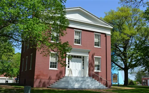 Mount Pulaski Courthouse