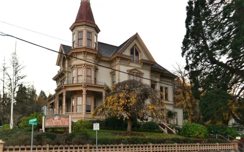 Captain George Flavel House Museum
