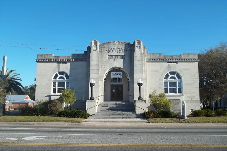 Larimer Memorial Library