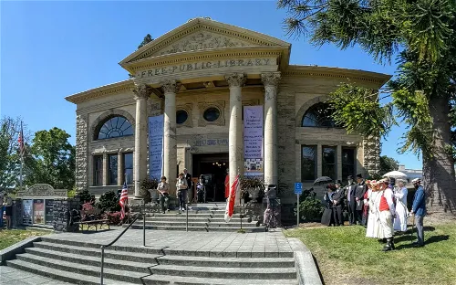 Petaluma Regional Library