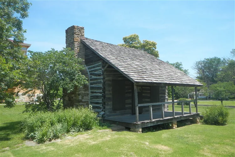 Dietrich Cabin