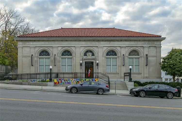 Richard M. Ross Art Museum