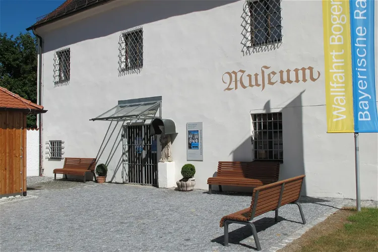Kreismuseum Bogenberg-Heimatmuseum