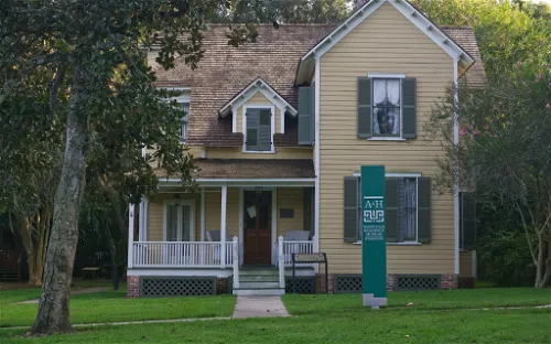 Waterhouse Residence Museum