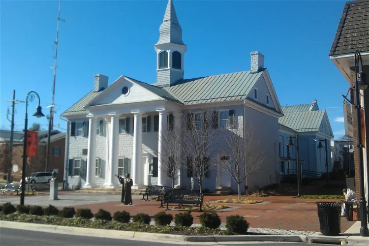 Shenandoah County Courthouse