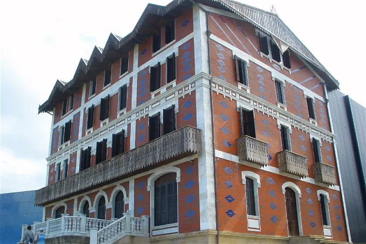 Museo Cristóbal Balenciaga