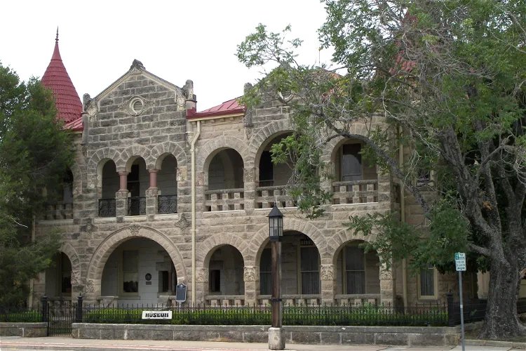 Schreiner Mansion