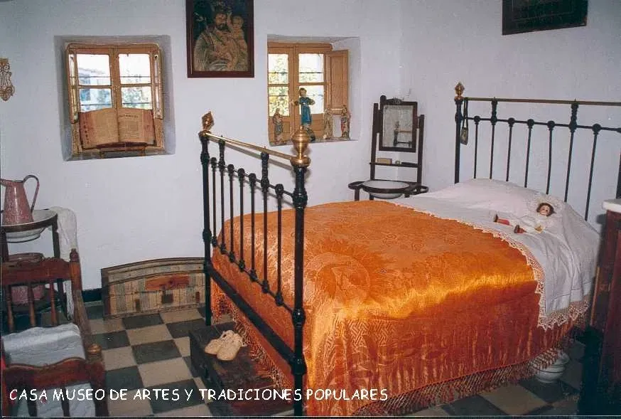 Museo de Artes y Tradiciones Populares