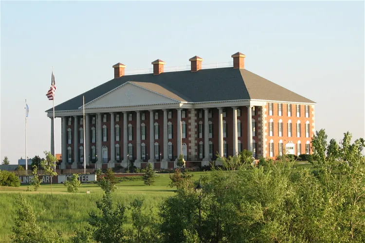 Redlin Art Center