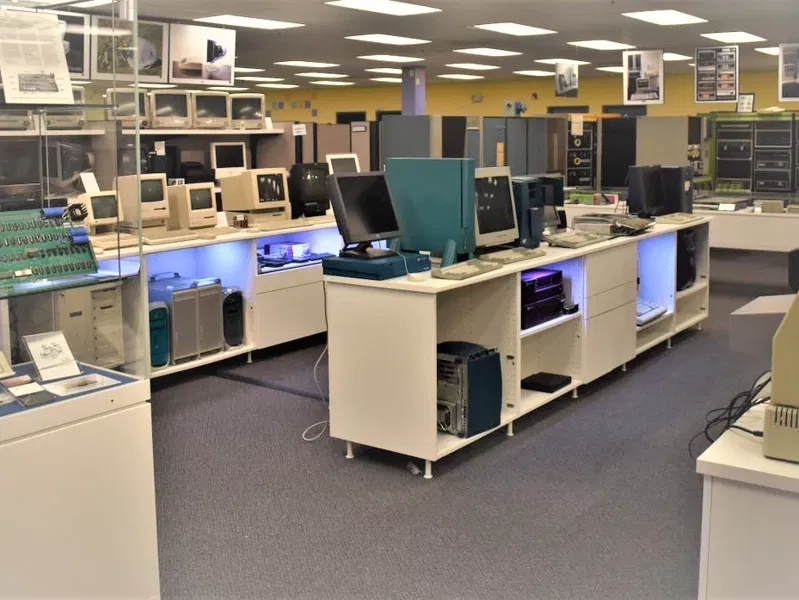 Computer Museum @ System Source (Hunt Valley) - Información para ...