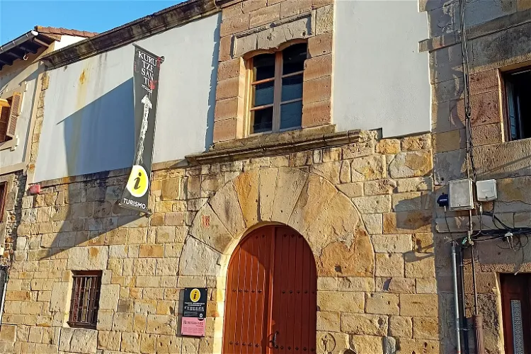 Kurutzesantu Museum