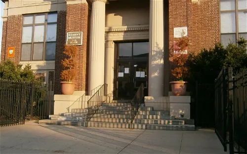 Kearny Public Library
