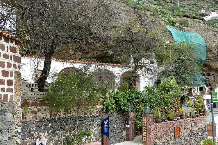 Museo Etnográfico Casas Cuevas