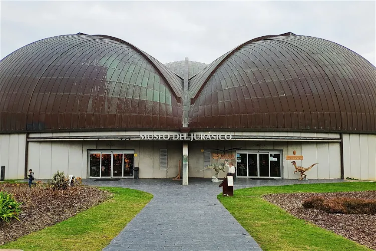 Museo del Jurásico de Asturias