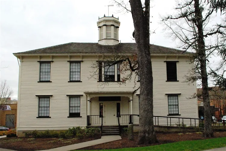 Old College Hall Museum