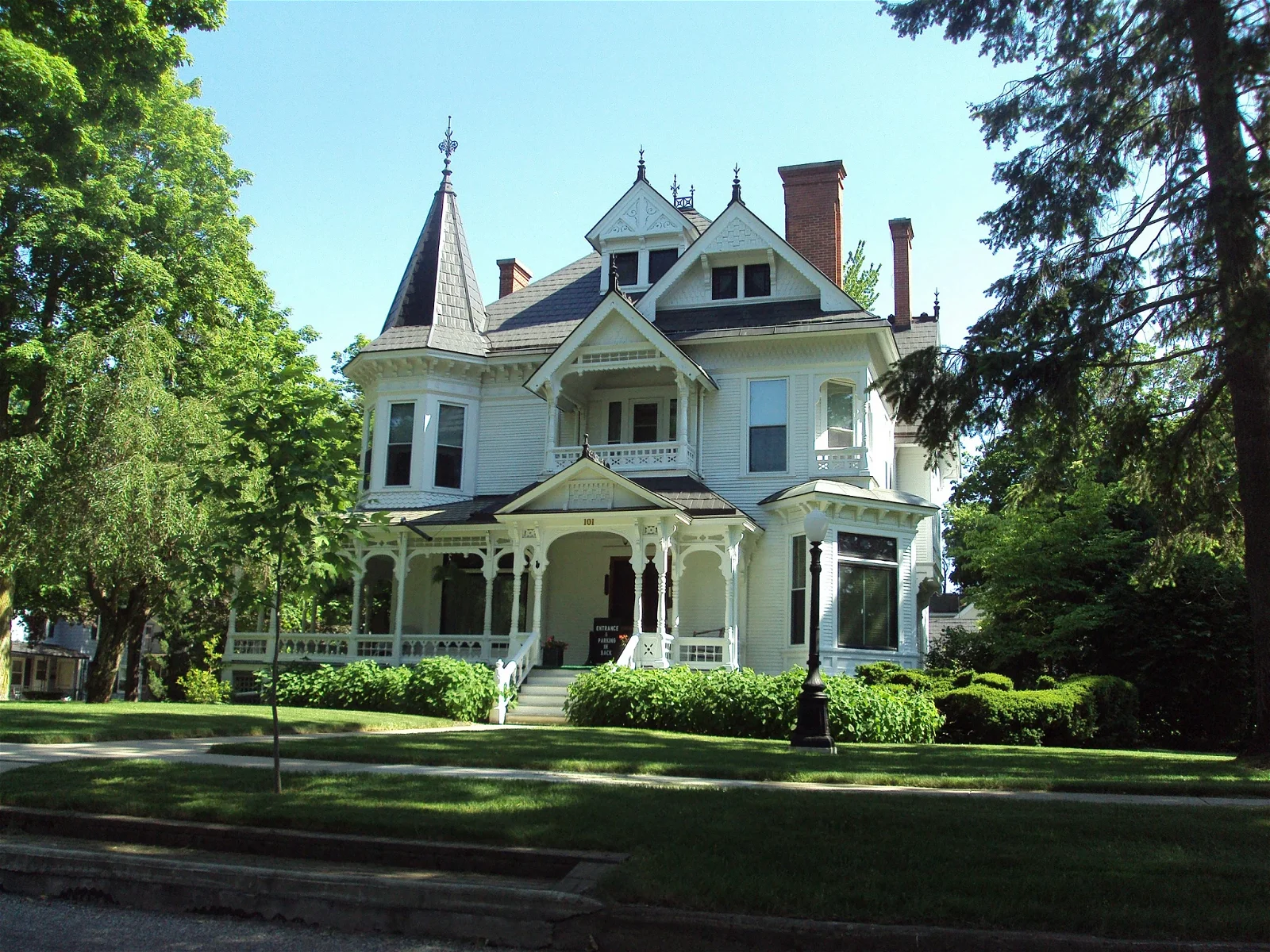 William G Thompson House Museum & Gardens