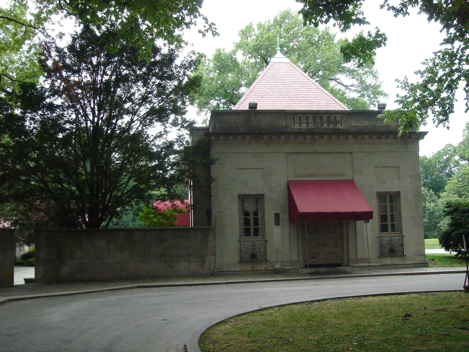 Curtis Hall & Arboretum