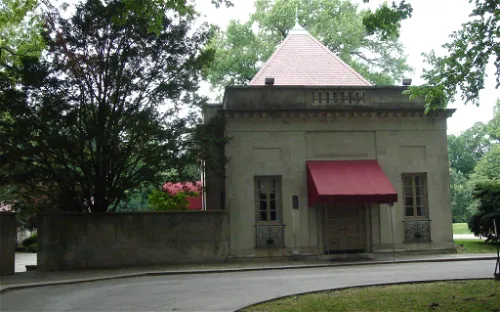 Curtis Hall & Arboretum