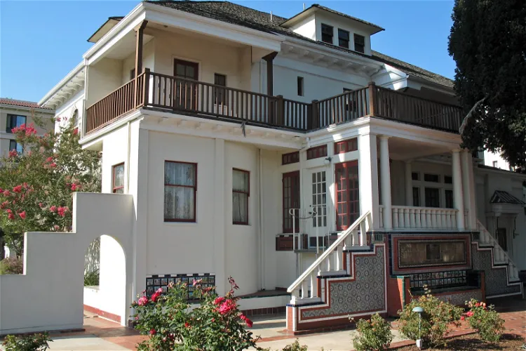 Casa Peralta