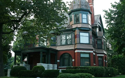 Kneeland-Walker House & Grounds