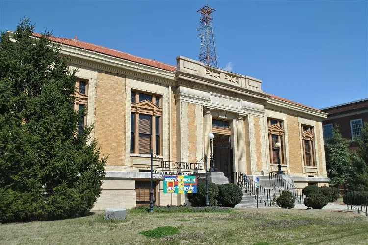 The Carnegie Center for Arts and History